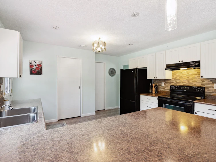 2166 Mountain Highway, North Vancouver, BC, V7J 2M9 - 16