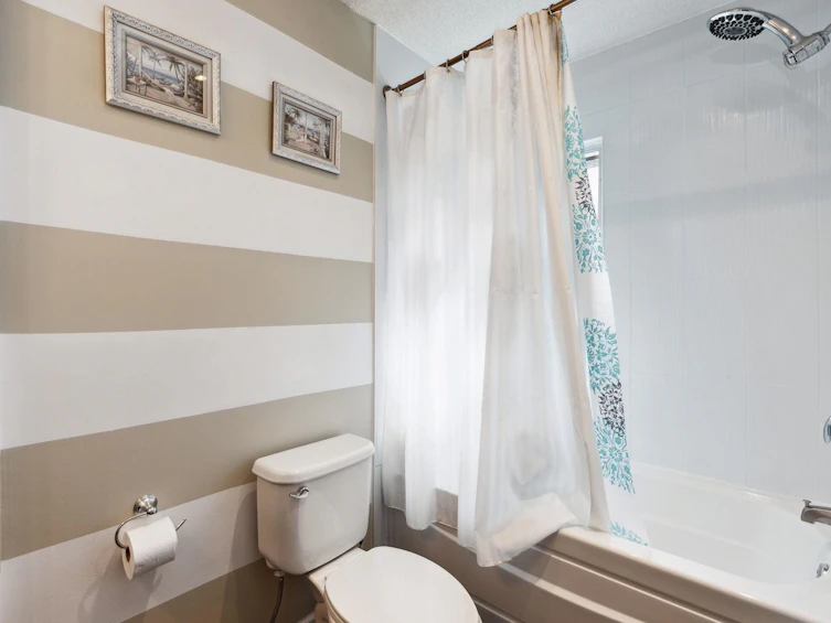 2166 Mountain Highway, North Vancouver, BC, V7J 2M9 - 21