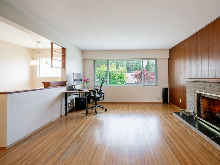 2477 Tolmie Avenue, Coquitlam, BC, V3K 3E6 - 10