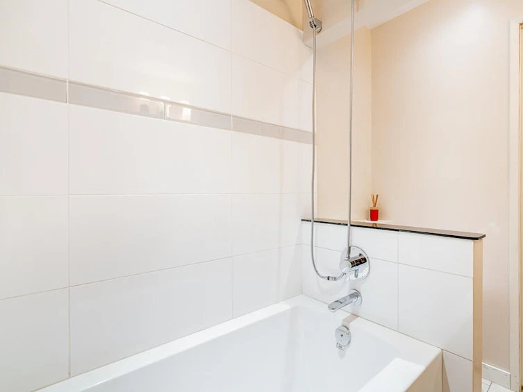 2477 Tolmie Avenue, Coquitlam, BC, V3K 3E6 - 23