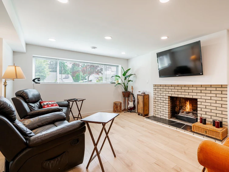 2477 Tolmie Avenue, Coquitlam, BC, V3K 3E6 - 24