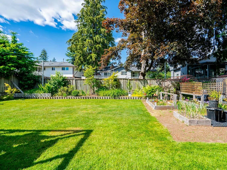 2477 Tolmie Avenue, Coquitlam, BC, V3K 3E6 - 33