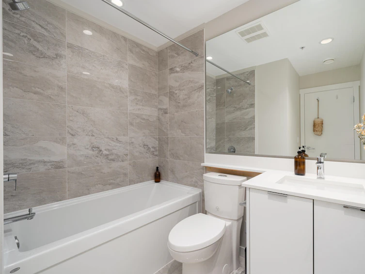 318-9233 Odlin Road, Richmond, BC, V6X 0V4 - 12