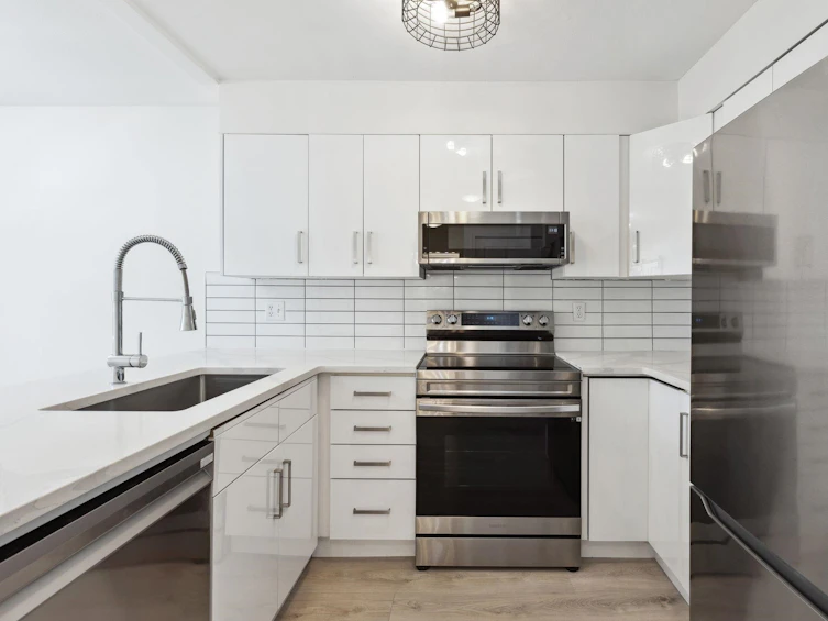 209-855 West 16th Street, North Vancouver, BC, V7P 1R2 - 18