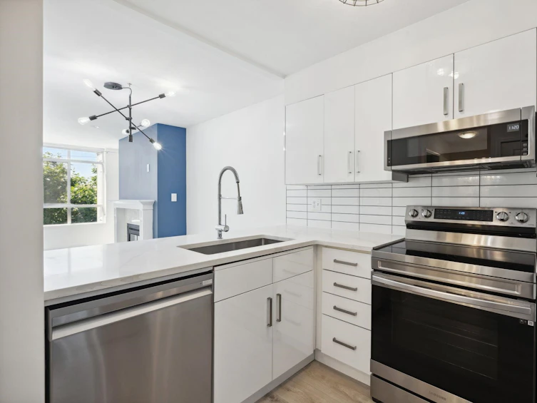 209-855 West 16th Street, North Vancouver, BC, V7P 1R2 - 20