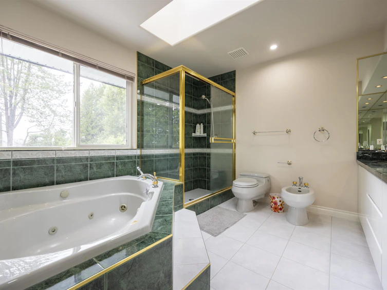 1939 Woolwich Avenue, Burnaby, BC, V5B 4A2 - 18