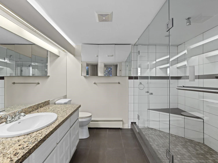 302-1930 Bellevue Avenue, West Vancouver, BC, V7V 1B5 - 17