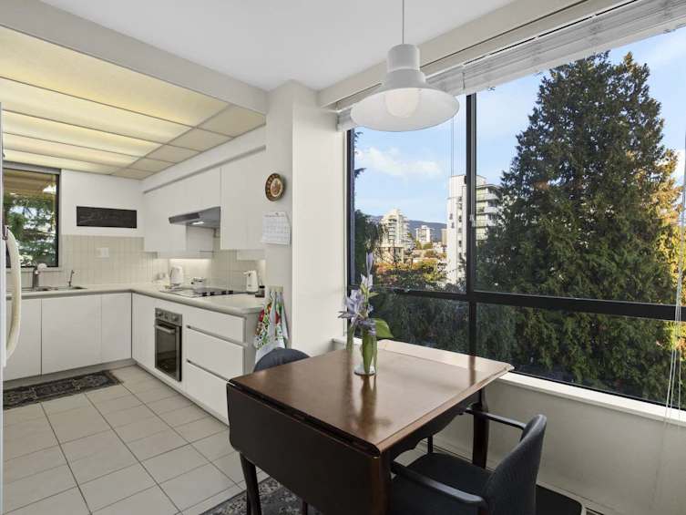 302-1930 Bellevue Avenue, West Vancouver, BC, V7V 1B5 - 9