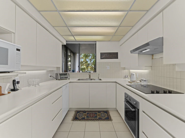 302-1930 Bellevue Avenue, West Vancouver, BC, V7V 1B5 - 10