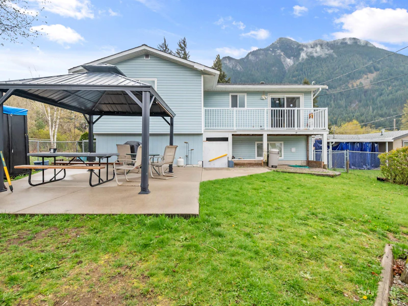 555 Fort Street, Hope BC V0X 1L4