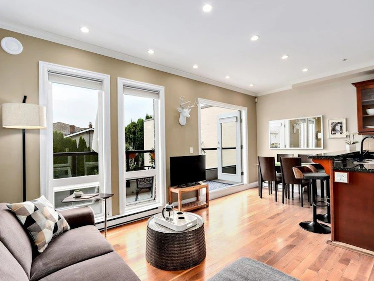 202-75 N Renfrew Street, Vancouver, BC, V5K 3N6 - 3