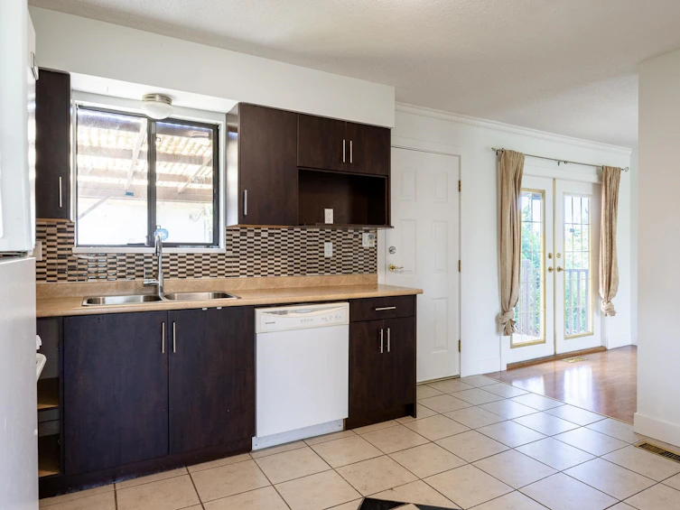 11608 73a Avenue, Delta, BC, V4C 6Y7 - 11
