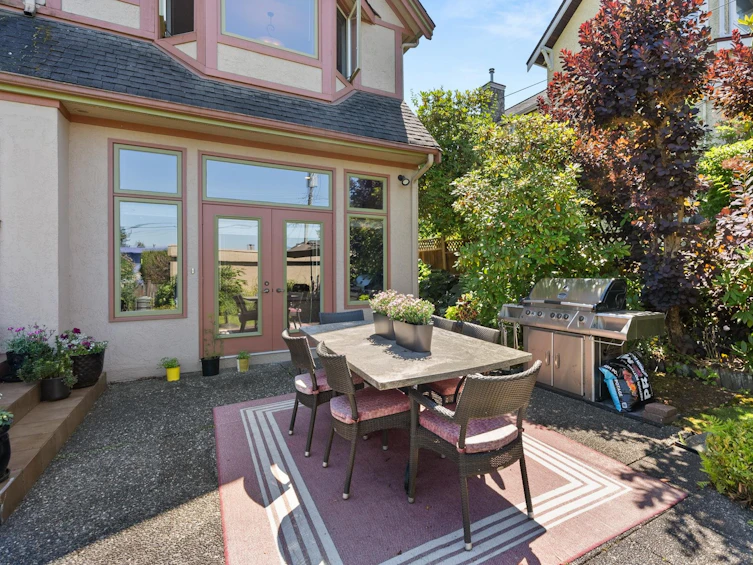 2221 West 34th Avenue, Vancouver, BC, V6M 1G5 - 35
