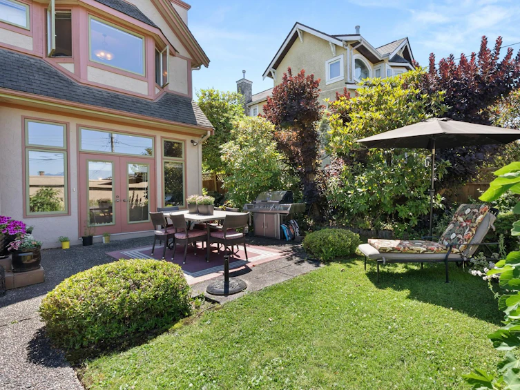 2221 West 34th Avenue, Vancouver, BC, V6M 1G5 - 36
