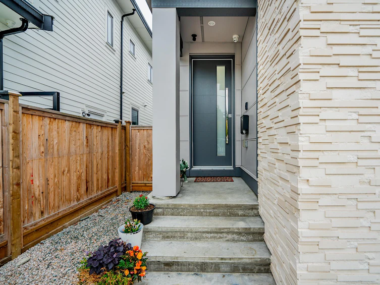11120 84 Avenue, Delta, BC, V4C 2L7 - 2