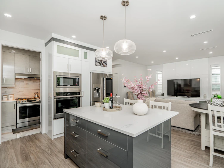 11120 84 Avenue, Delta, BC, V4C 2L7 - 11