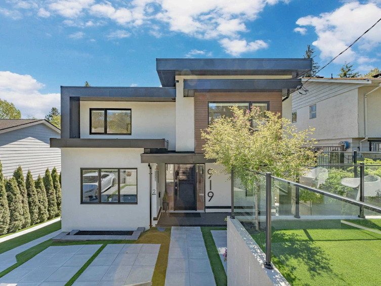 919 E 4th Street, North Vancouver, BC, V7L 1K3
