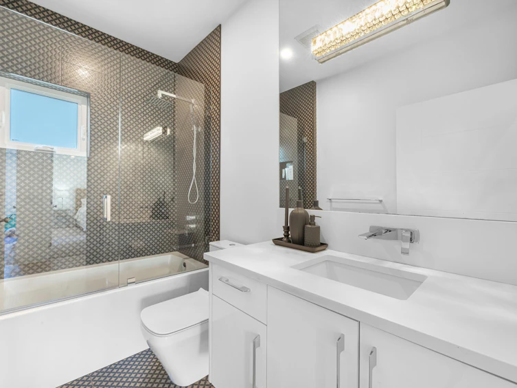 919 E 4th Street, North Vancouver, BC, V7L 1K3 - 30