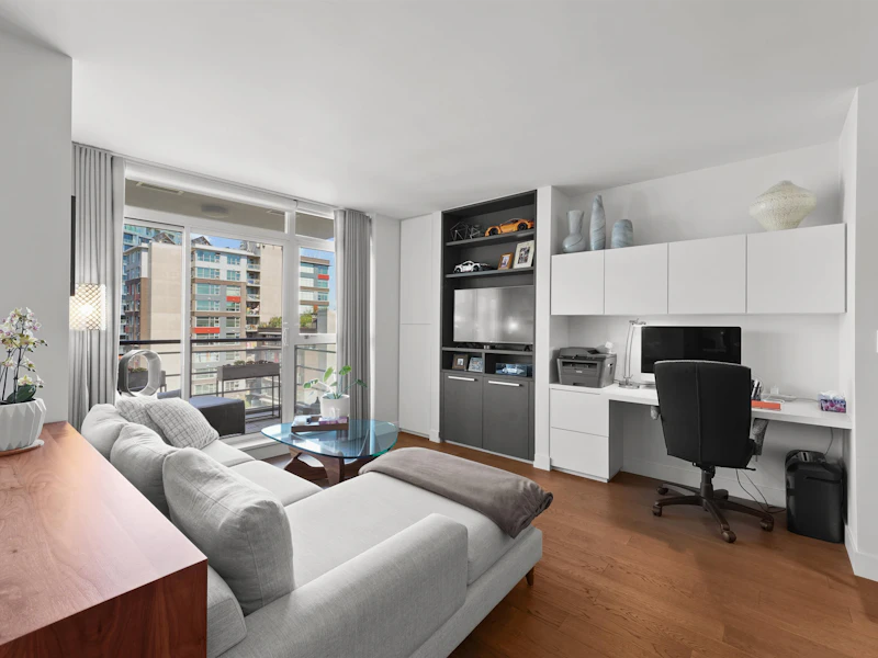 908 - 288 W 1st Avenue, Vancouver BC V5Y 0E9
