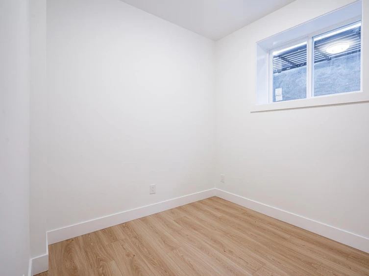 1-122 Eighth Avenue, New Westminster, BC, V3L 1X8 - 31