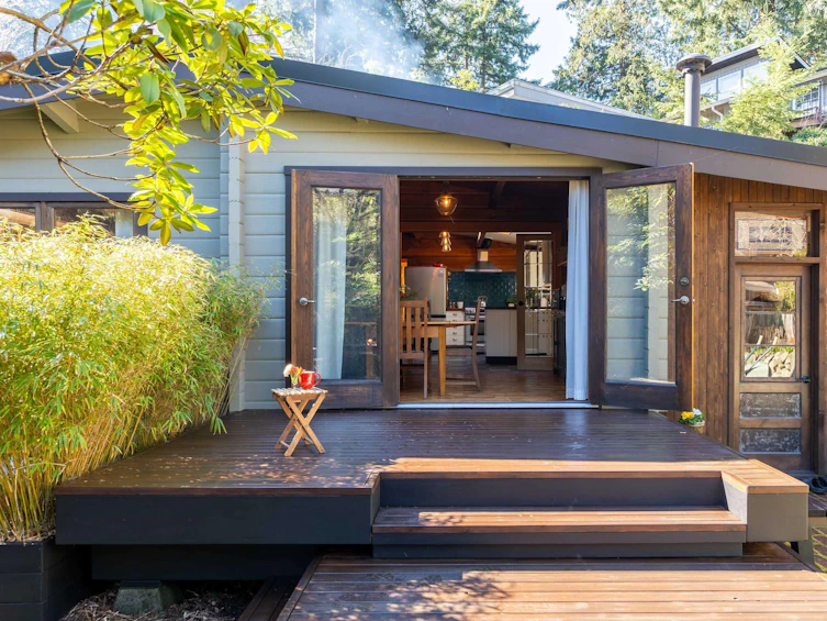 5817 Eagle Island, West Vancouver, BC, V7W 1V6