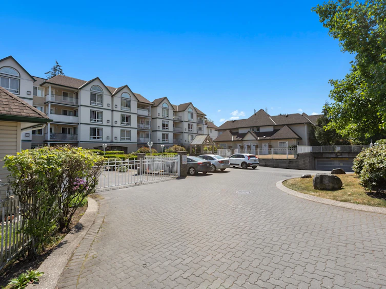 601-10082 132, Surrey, BC, V3T 5V3 - 32