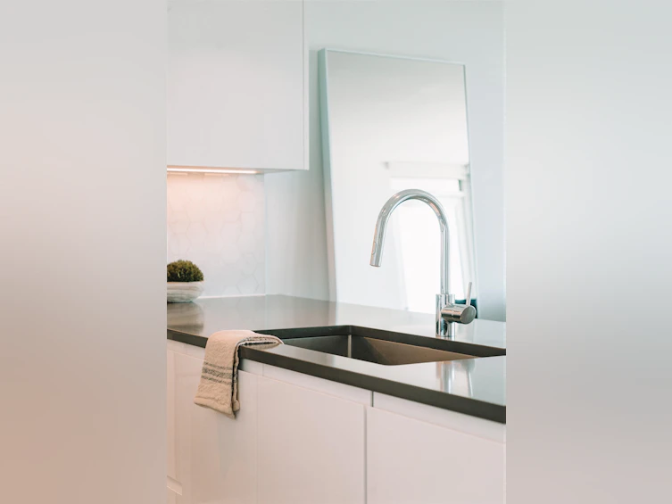 1904-8188 Fraser Street, Vancouver, BC, V5X 0J8 - 4