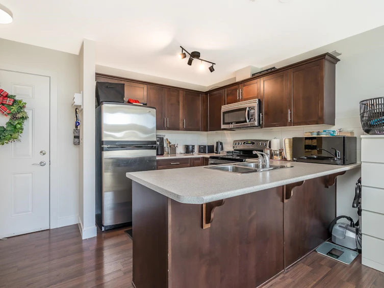 403-9422 Victor Street, Chilliwack, BC, V2P 0B8 - 2