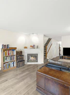 2 910 W 16th Street