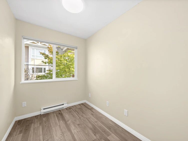 2-910 W 16th Street, North Vancouver, BC, V7P 1R3 - 16