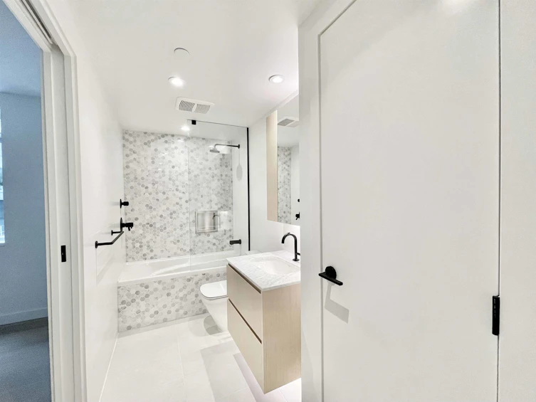 601-1180 Broughton Street, Vancouver, BC, V6G 2B1 - 13