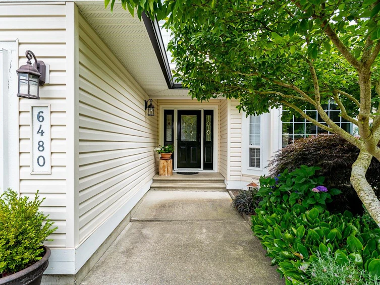6480 188 Street, Surrey, BC, V3S 8V1 - 4