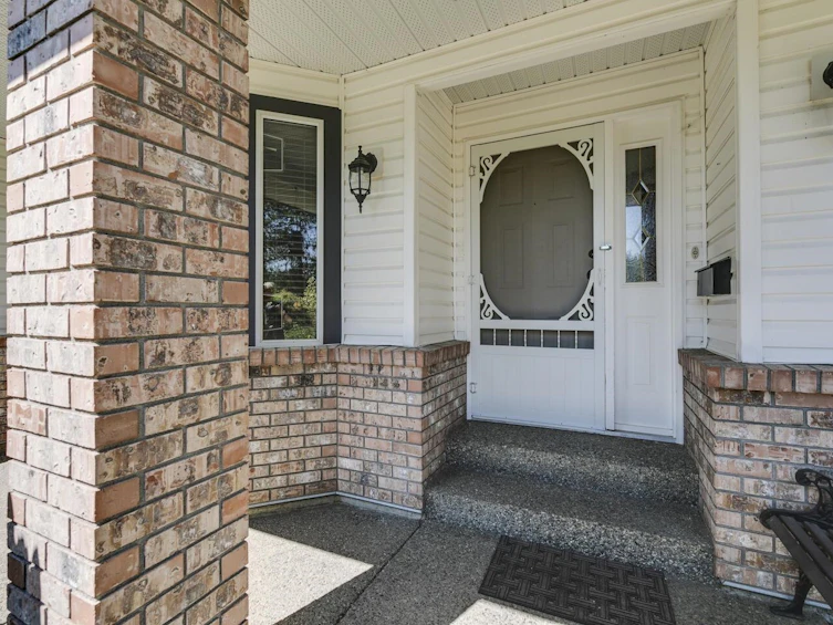 34059 Laxton Avenue, Mission, BC, V2V 6B2 - 3