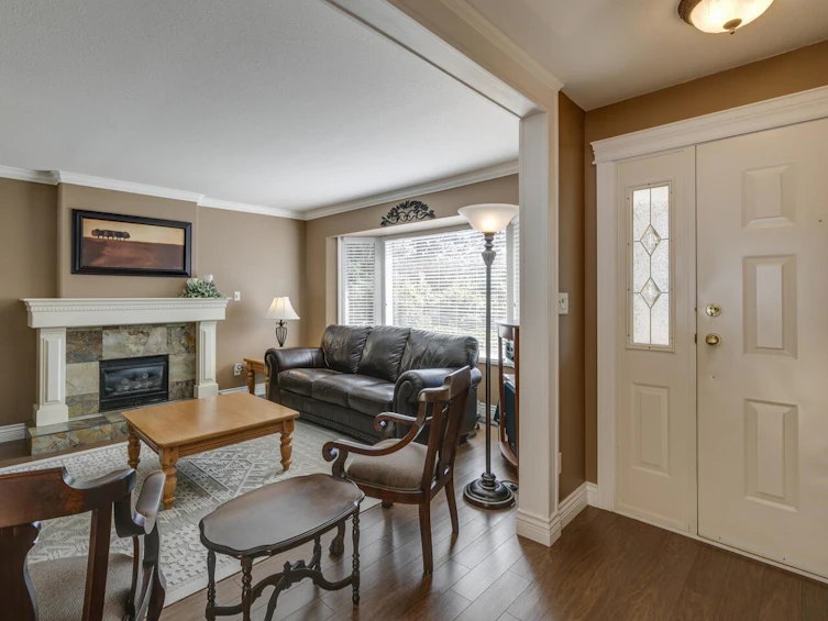 34059 Laxton Avenue, Mission, BC, V2V 6B2 - 4