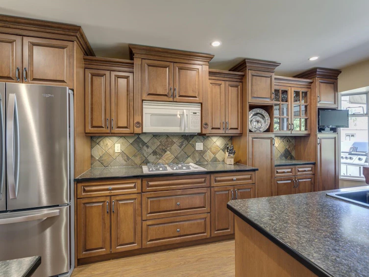 34059 Laxton Avenue, Mission, BC, V2V 6B2 - 11
