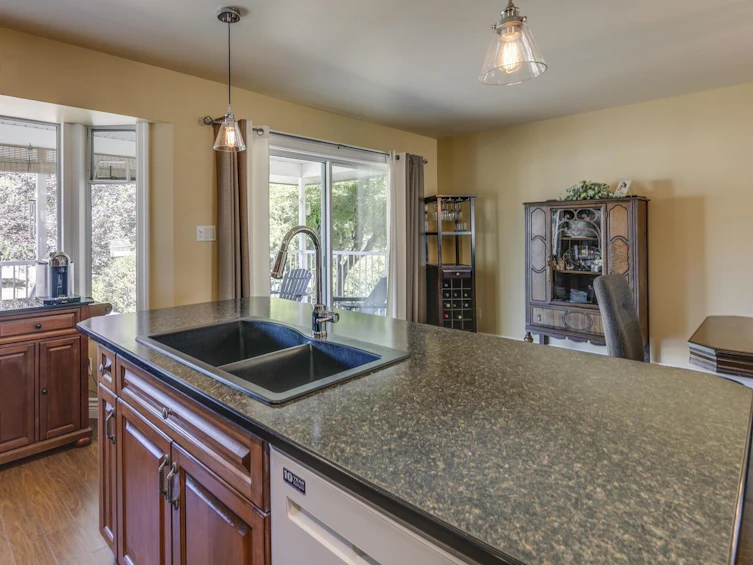 34059 Laxton Avenue, Mission, BC, V2V 6B2 - 13