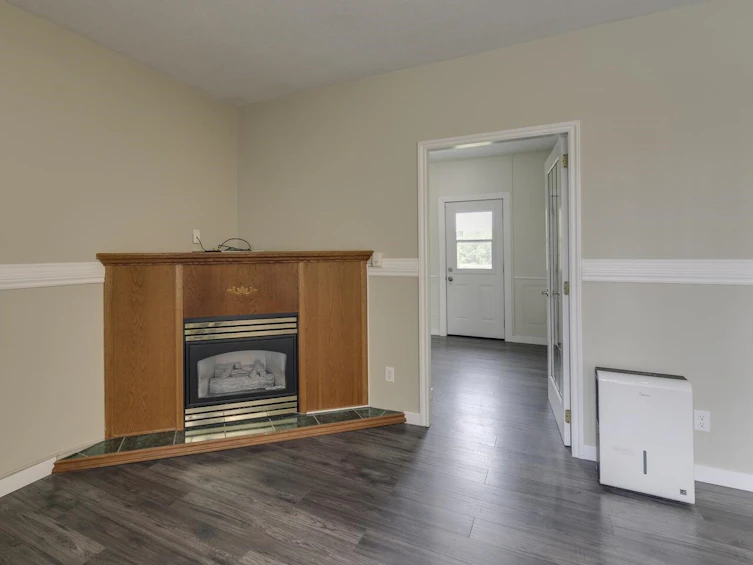 34059 Laxton Avenue, Mission, BC, V2V 6B2 - 29