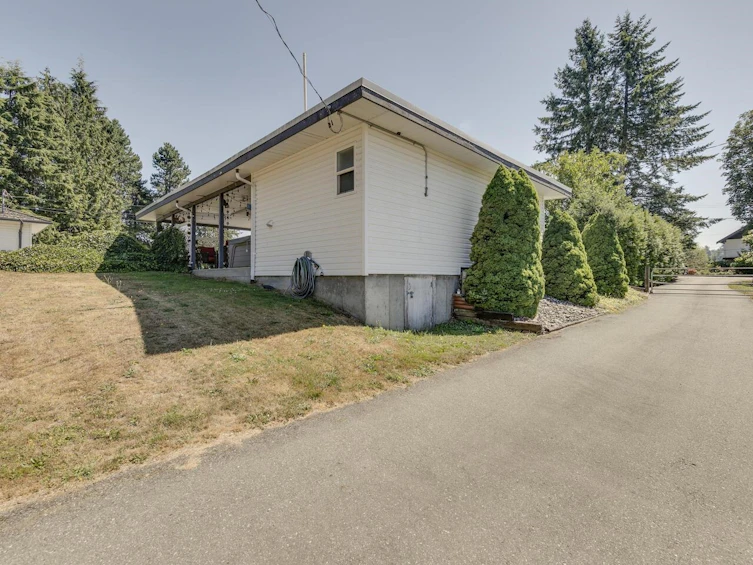 34059 Laxton Avenue, Mission, BC, V2V 6B2 - 32