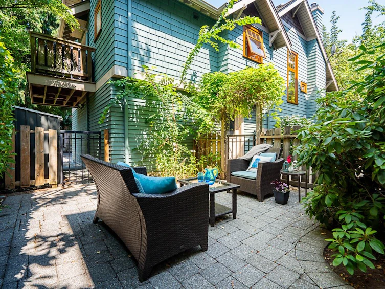 2311 W 8th Avenue, Vancouver, BC, V6K 2A8 - 2