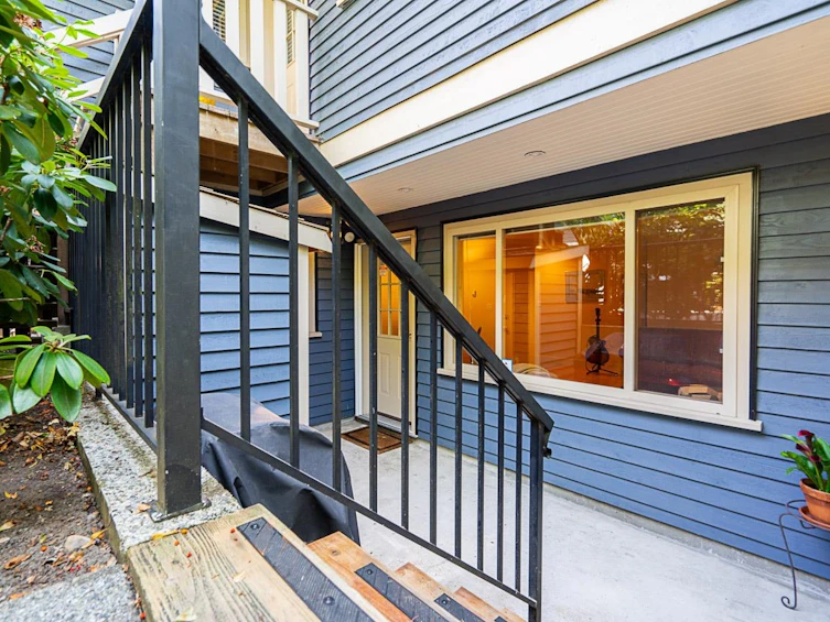 2311 W 8th Avenue, Vancouver, BC, V6K 2A8 - 5