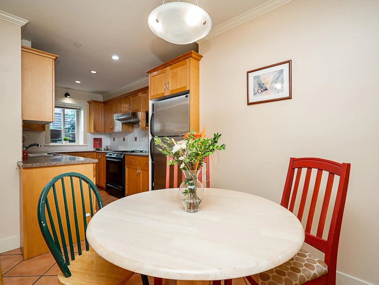 2311 W 8th Avenue, Vancouver, BC, V6K 2A8 - 10