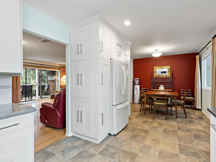1350 Tina Way, Port Coquitlam, BC, V3C 2V3 - 11