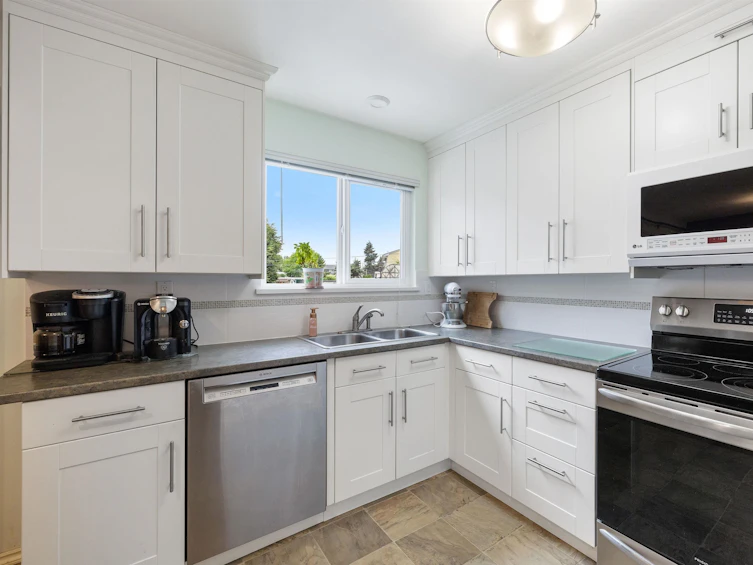 1350 Tina Way, Port Coquitlam, BC, V3C 2V3 - 14