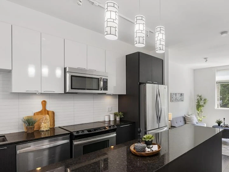 31-8473 163, Surrey, BC, V4N 6M7 - 8