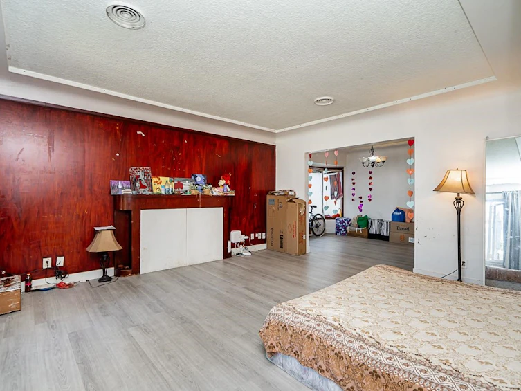 6933 Prince Edward Street, Vancouver, BC, V5X 3P2 - 4