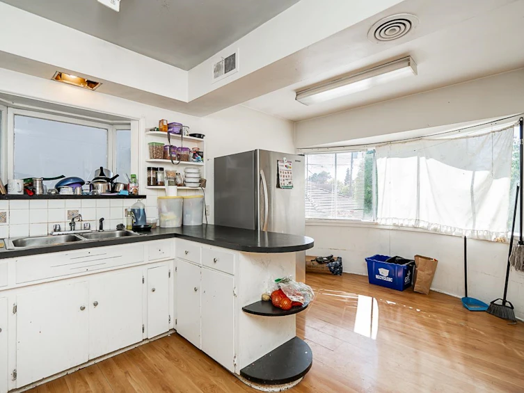 6933 Prince Edward Street, Vancouver, BC, V5X 3P2 - 8