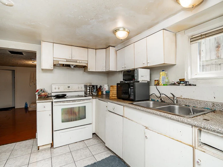 6933 Prince Edward Street, Vancouver, BC, V5X 3P2 - 22