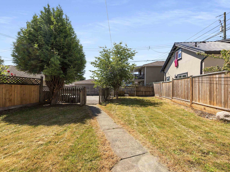 6933 Prince Edward Street, Vancouver, BC, V5X 3P2 - 36