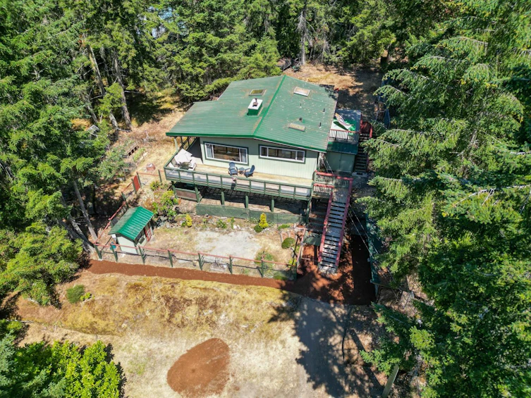 38210 Schooner Way, Pender Island, BC, V0N 2M2 - 2