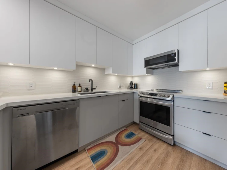 1006-1833 Frances Street, Vancouver, BC, V5L 1Z8 - 4